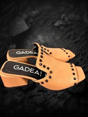 GADEA BY LODI Caramel Studded Block Heel Mules Womens size 38